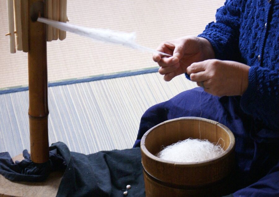 結城紬(平織) – 茨城県教育委員会