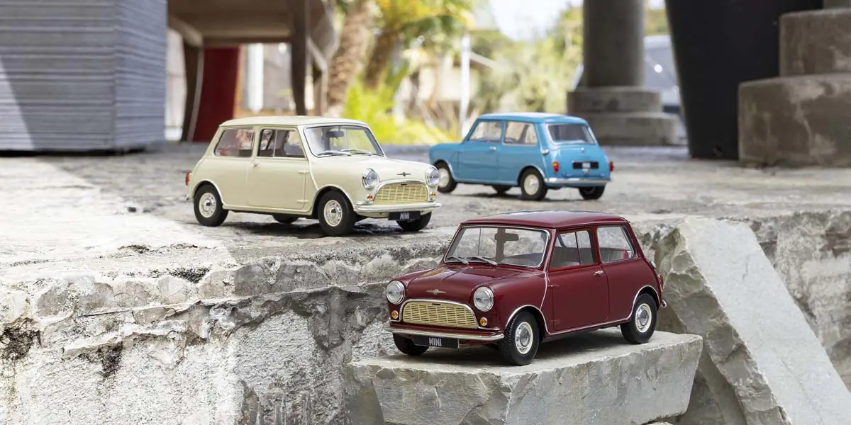 KYOSHO ORIGINAL 1/18scale Morris Mini Minor (Cherry Red) 08964R