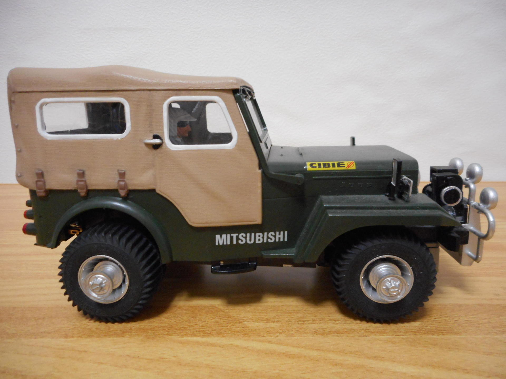 アオシマ 1/20 ウインチジープキャンバストップ J-J58: 休憩中・第2章