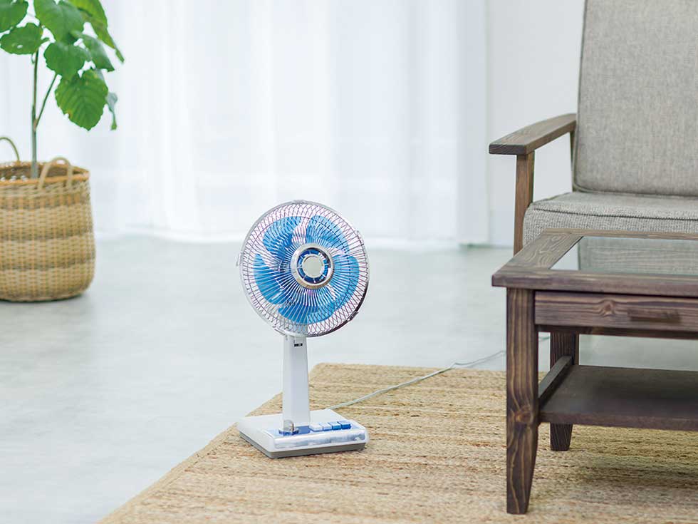 販売終了】レトロデザインミニ扇風機KLF-2045 | コイズミオンライン