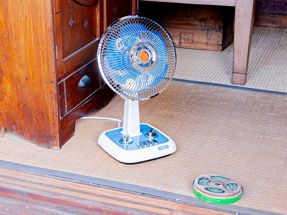 2025 NEWモデル／新しくて懐かしい、レトロ扇風機をご紹介（KLF-2056