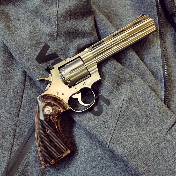 L.A.ホビーショップ / 木グリップ : COLTパイソン 2020 チェッカー