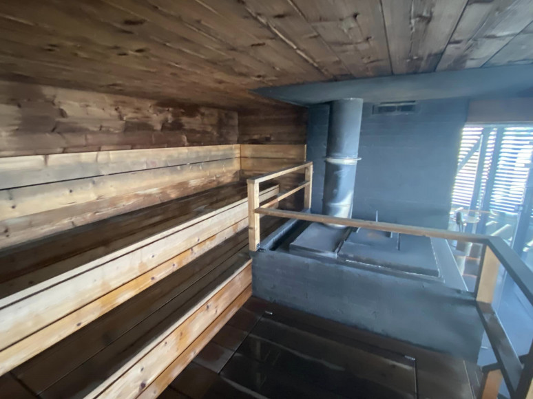 Löyly(ロウリュ) ～パブリック(公衆)サウナ | Laatikko moving SAUNA