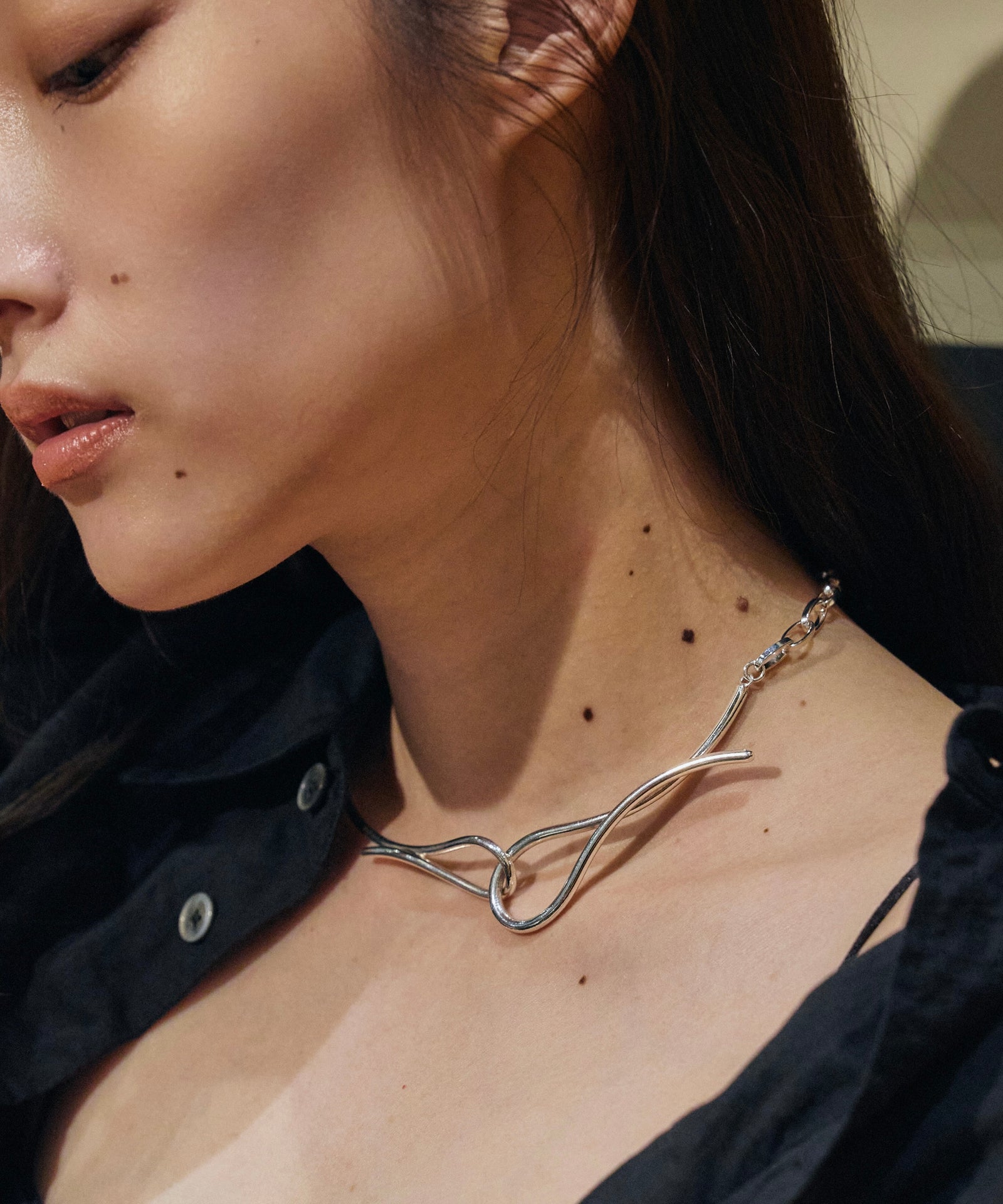 再入荷】【loni】Ivy Asymmetry Choker/アシンメトリーデザイン