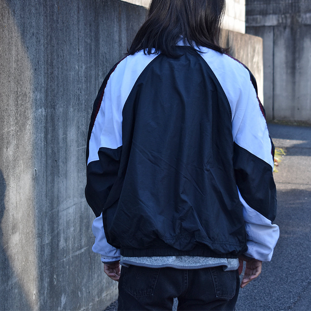 90's NIKE ロゴ刺繍 裏地付き ナイロンジャケット 230129 – LABORATORY®