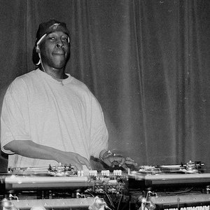 Crossfaderz: A Turntablists Throwdown!! — Roc Raida | Last.fm