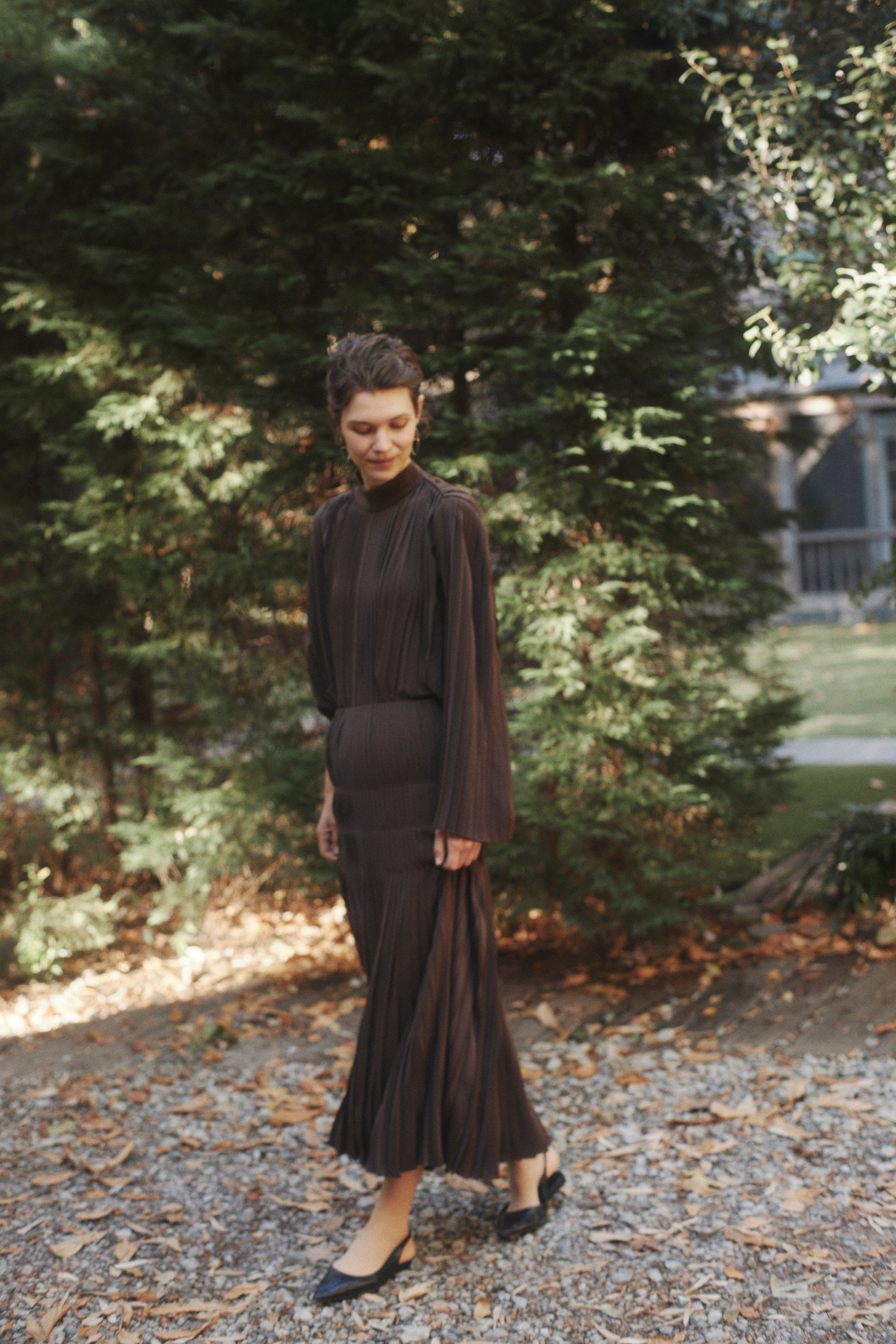 Powder Satin Pleats Cape Blouse – L'AUBE BLANC