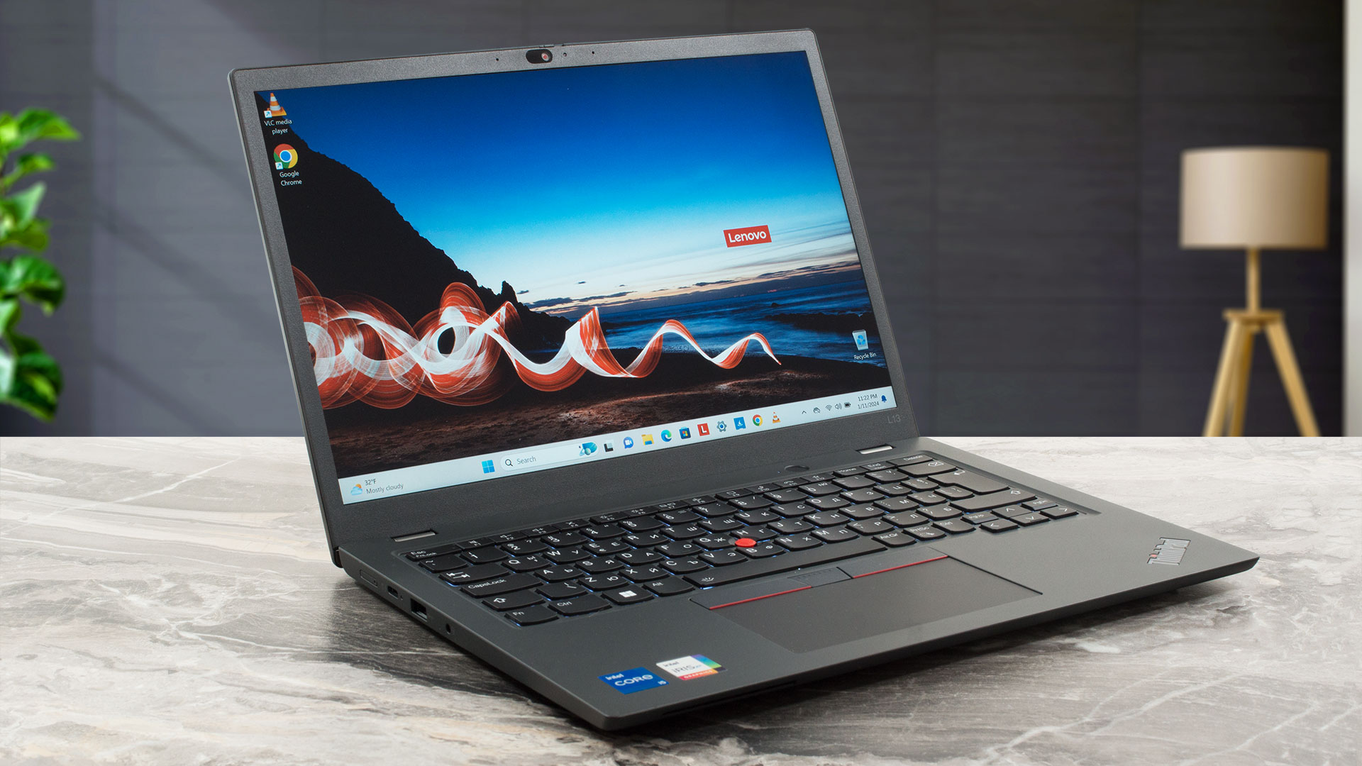 レノボ ThinkPad L13 Gen 4 (Intel) レビュー - 静音冷却ファンを搭載