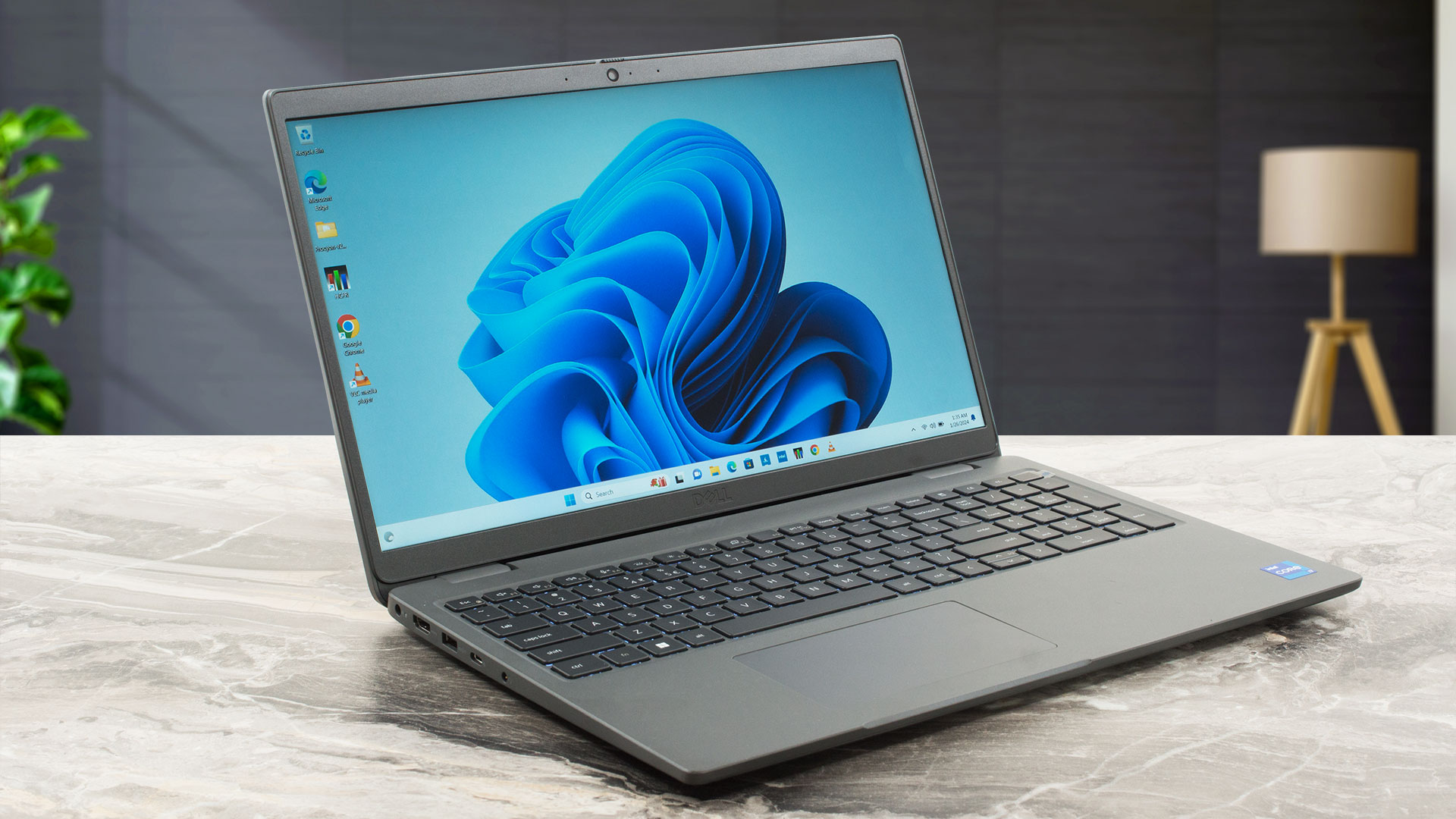 Dell Latitude 15 3540 Review – Not for Designers but Here's How to