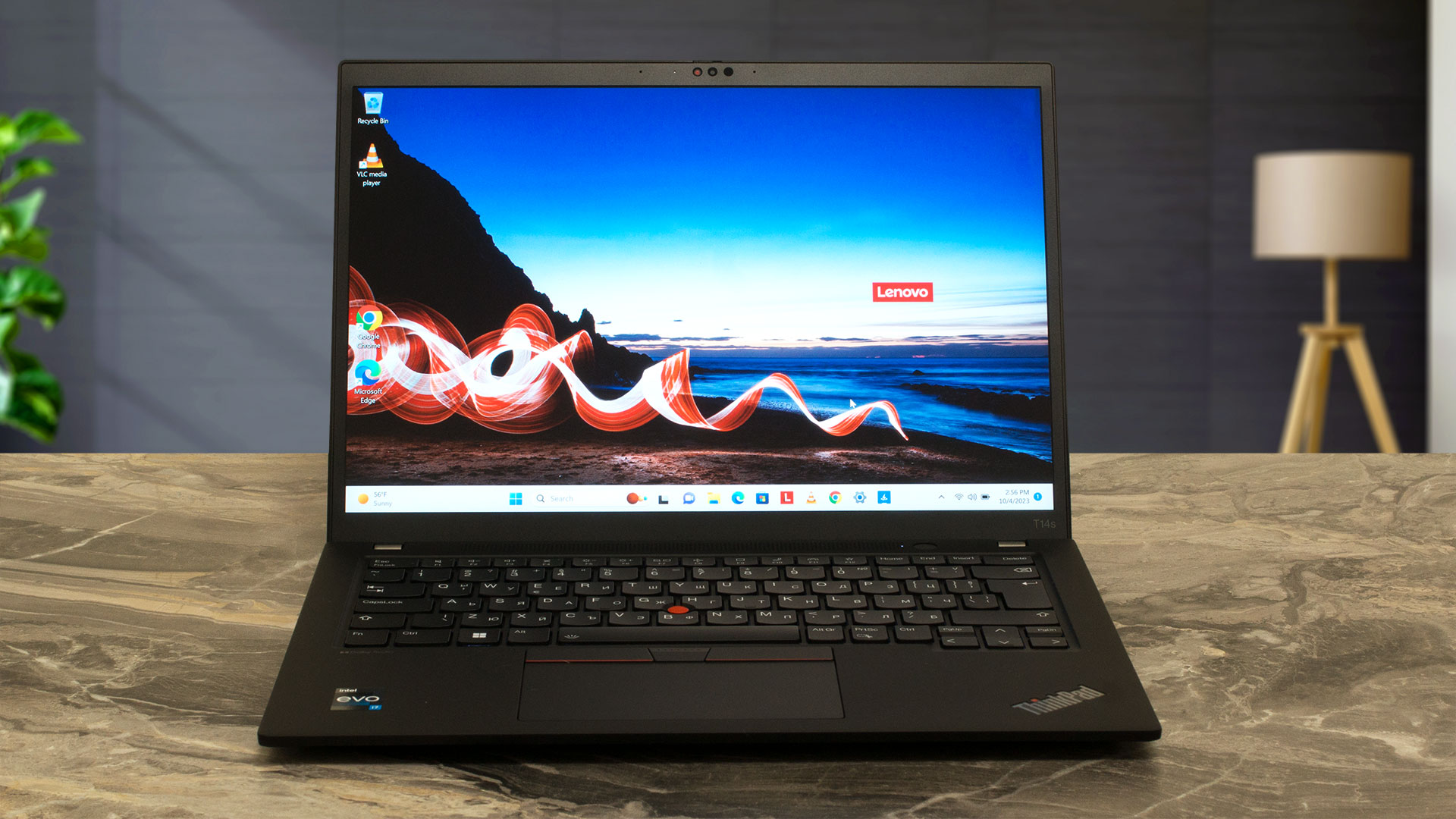 レノボ ThinkPad T14s Gen 4 レビュー - 洗練され、薄く、そして