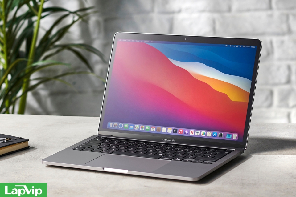 Macbook Pro 13 2020 - Core i7/32GB/512GB - Like New