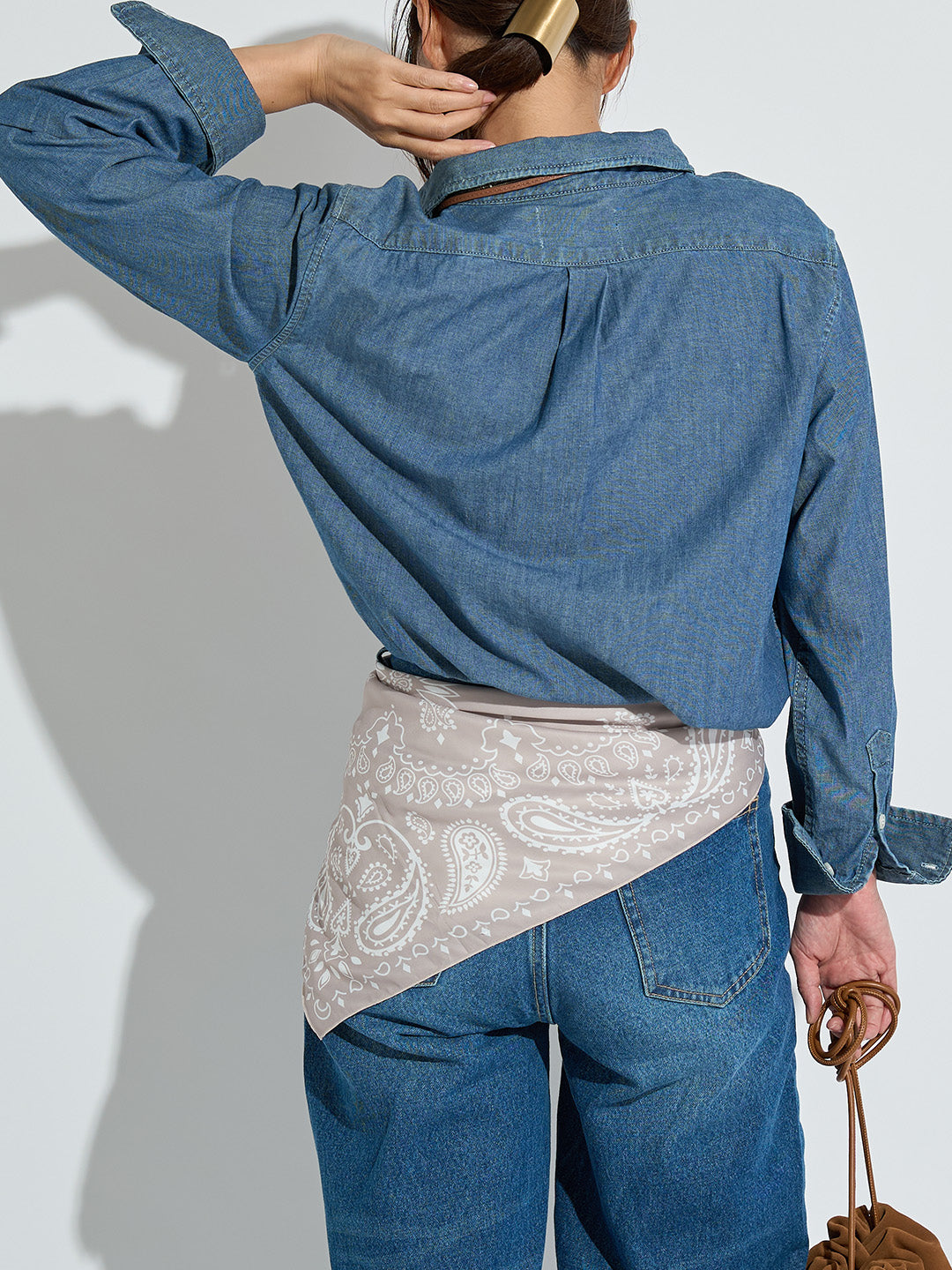 シャンブレーデニムシャツ | Lazo_N33°（ラソエヌサーティスリー）の