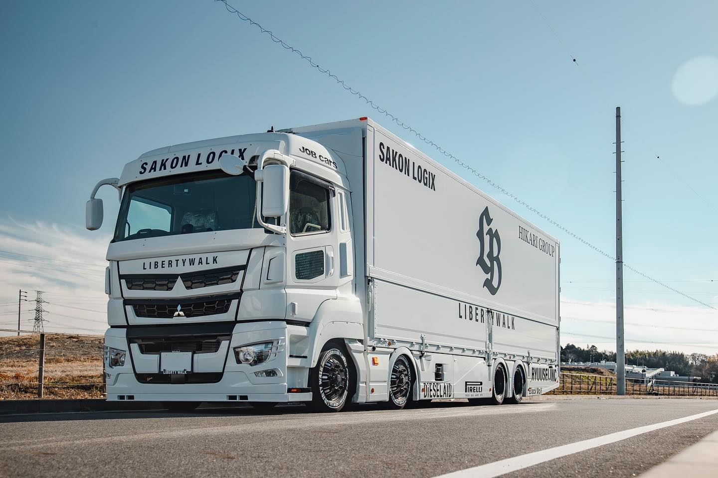 LB-TRUCKS Mitsubishi FUSO SUPER GREAT - LB Trucks JAPAN