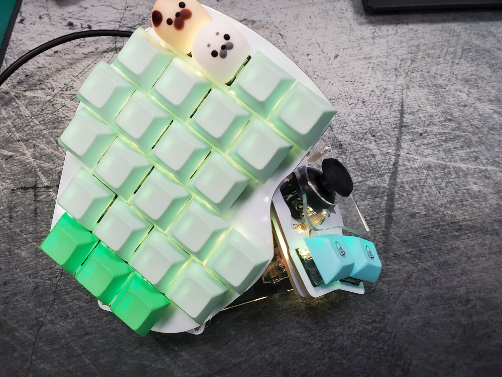 Ray Catina 日記「自作キーボード Killer Whaleを左手デバイスとして