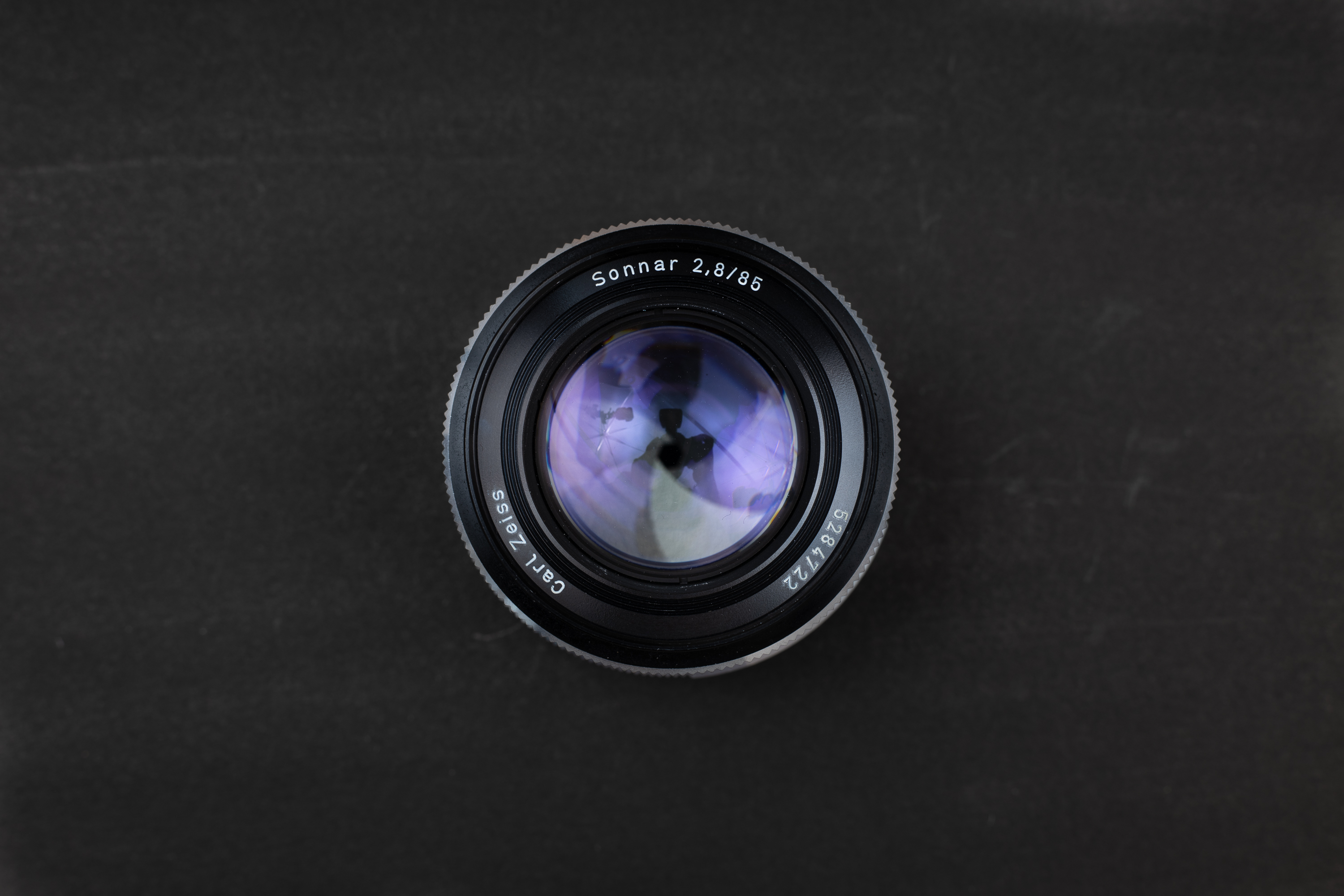 Carl Zeiss Sonnar 85mm f2.8 QBM Lens Review - Lens Legend