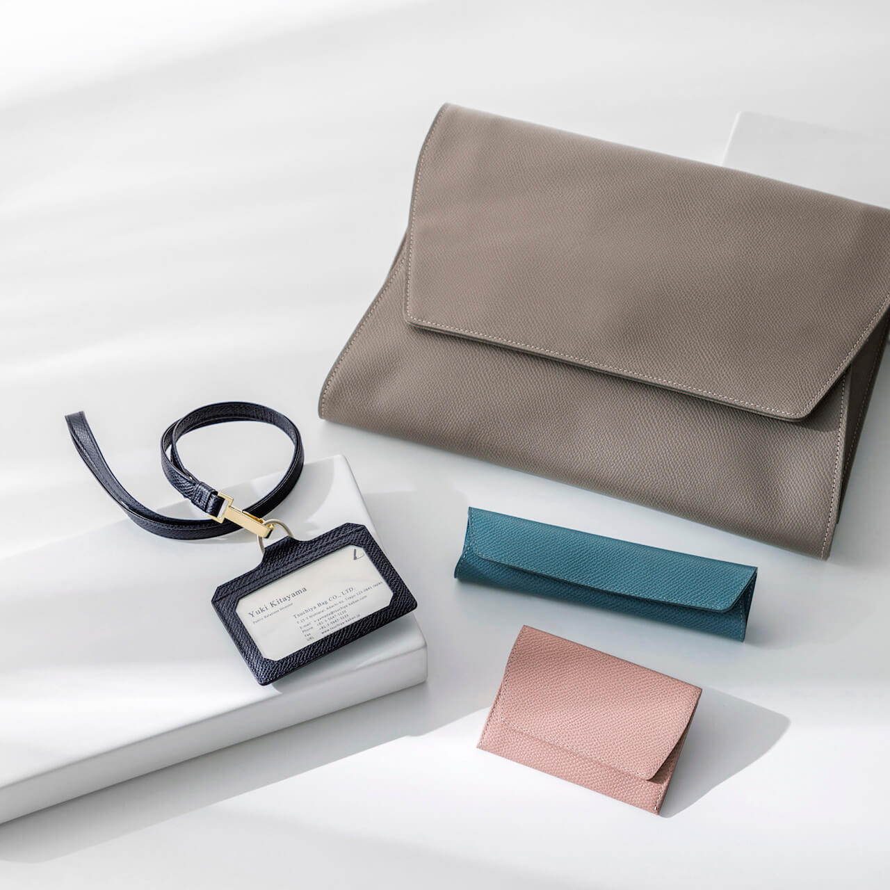 土屋鞄製造所」から、名刺入れなど働く女性向け、小物4点が登場！ | LEE