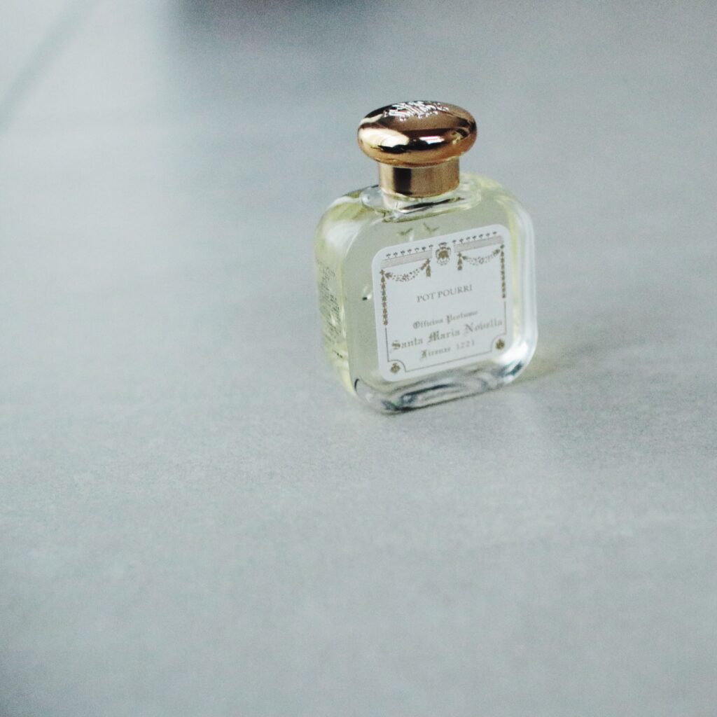 私のお気に入りの香り①【Santa Maria Novella】ポプリと香水。 | LEE