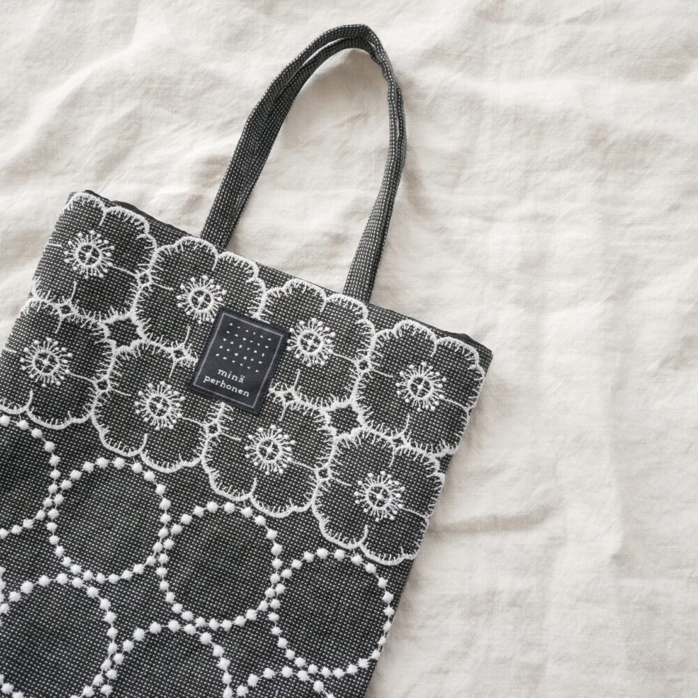 ミナペルホネン】mina perhonen / anemone × tambourine トースト