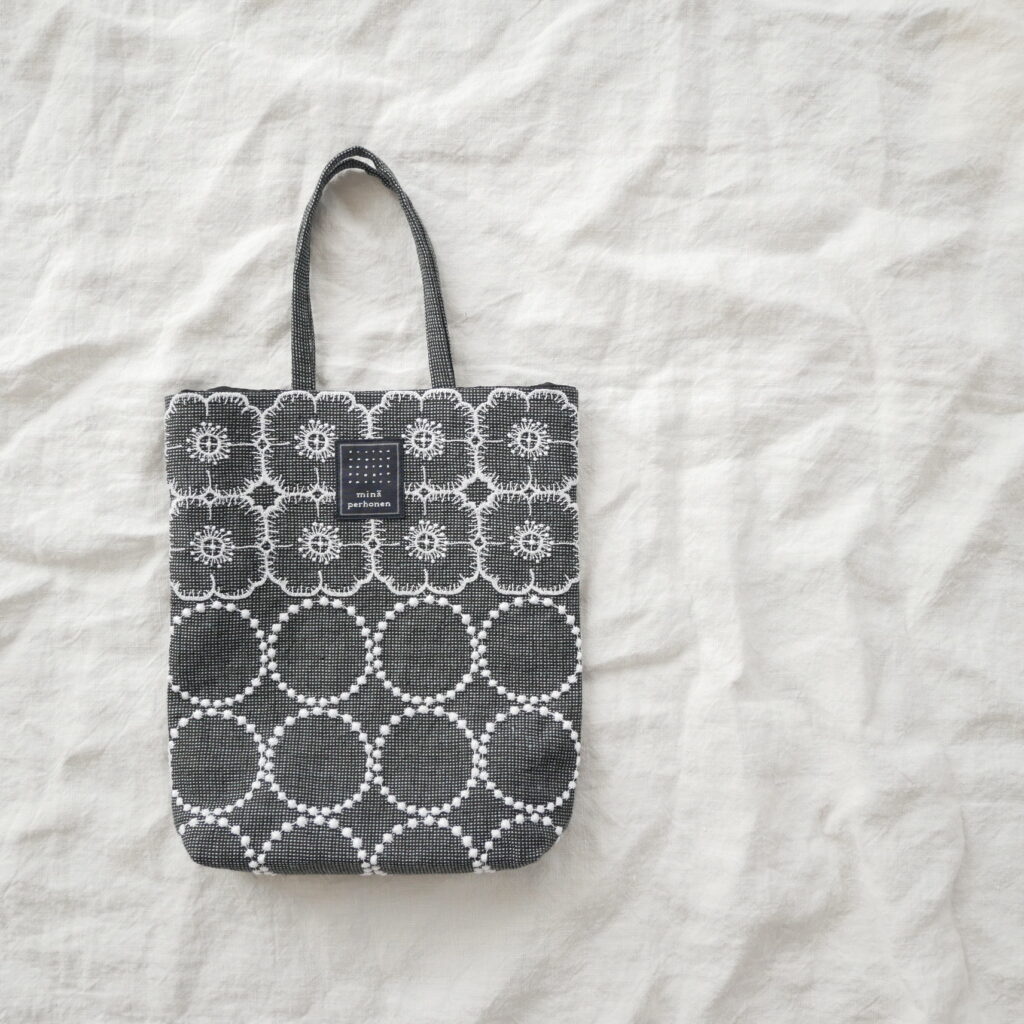 ミナペルホネン】mina perhonen / anemone × tambourine トースト