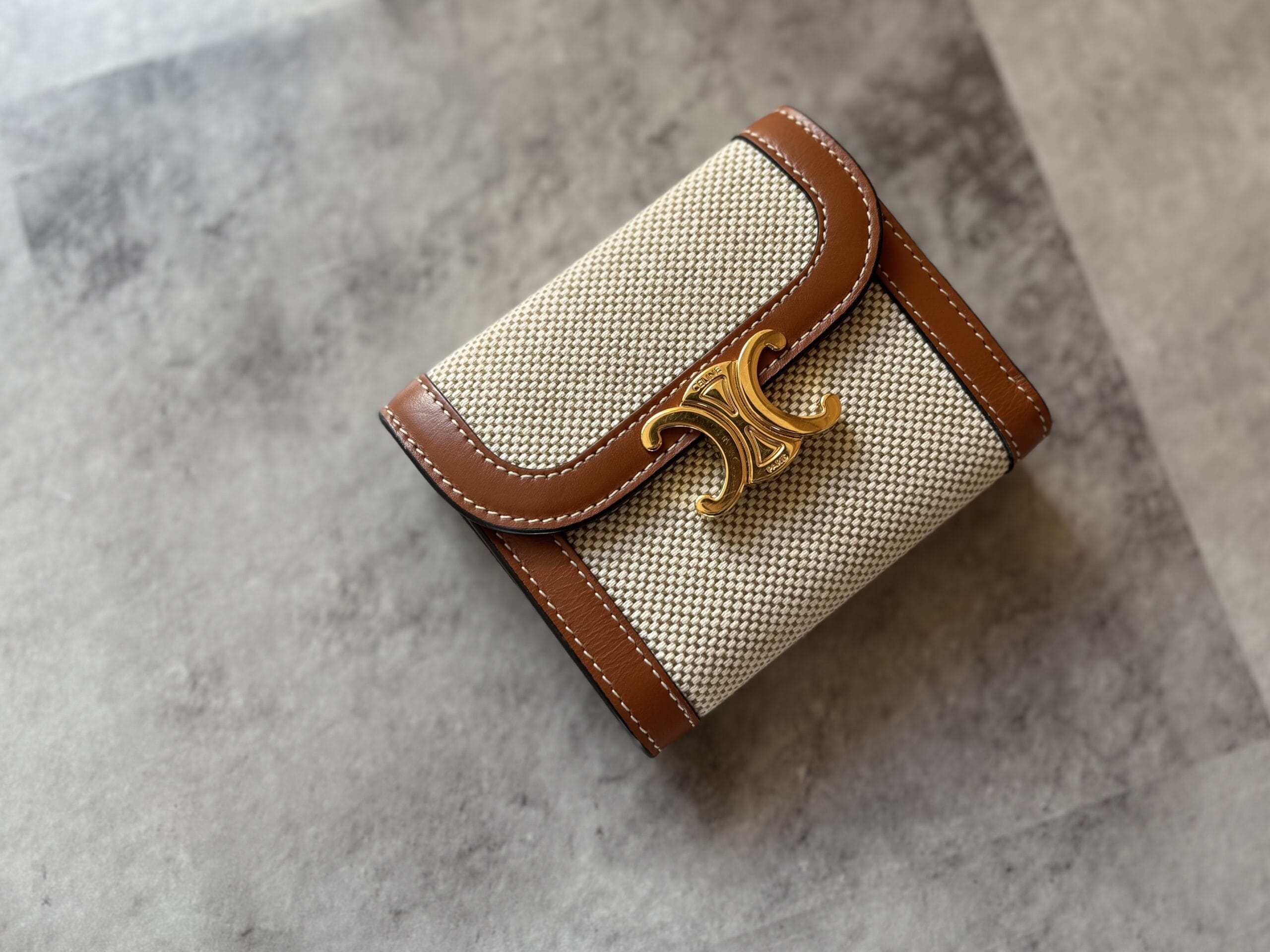 CELINE（セリーヌ）の三つ折り財布を愛用中♡ | LEE