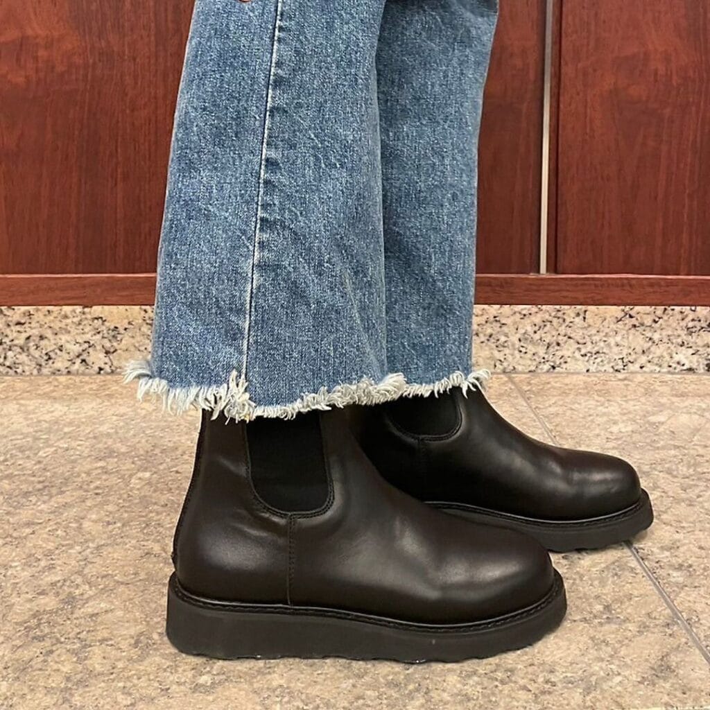 黒ショートブーツ10選】きれいめからアウトドアまでお洒落も防寒もこれ