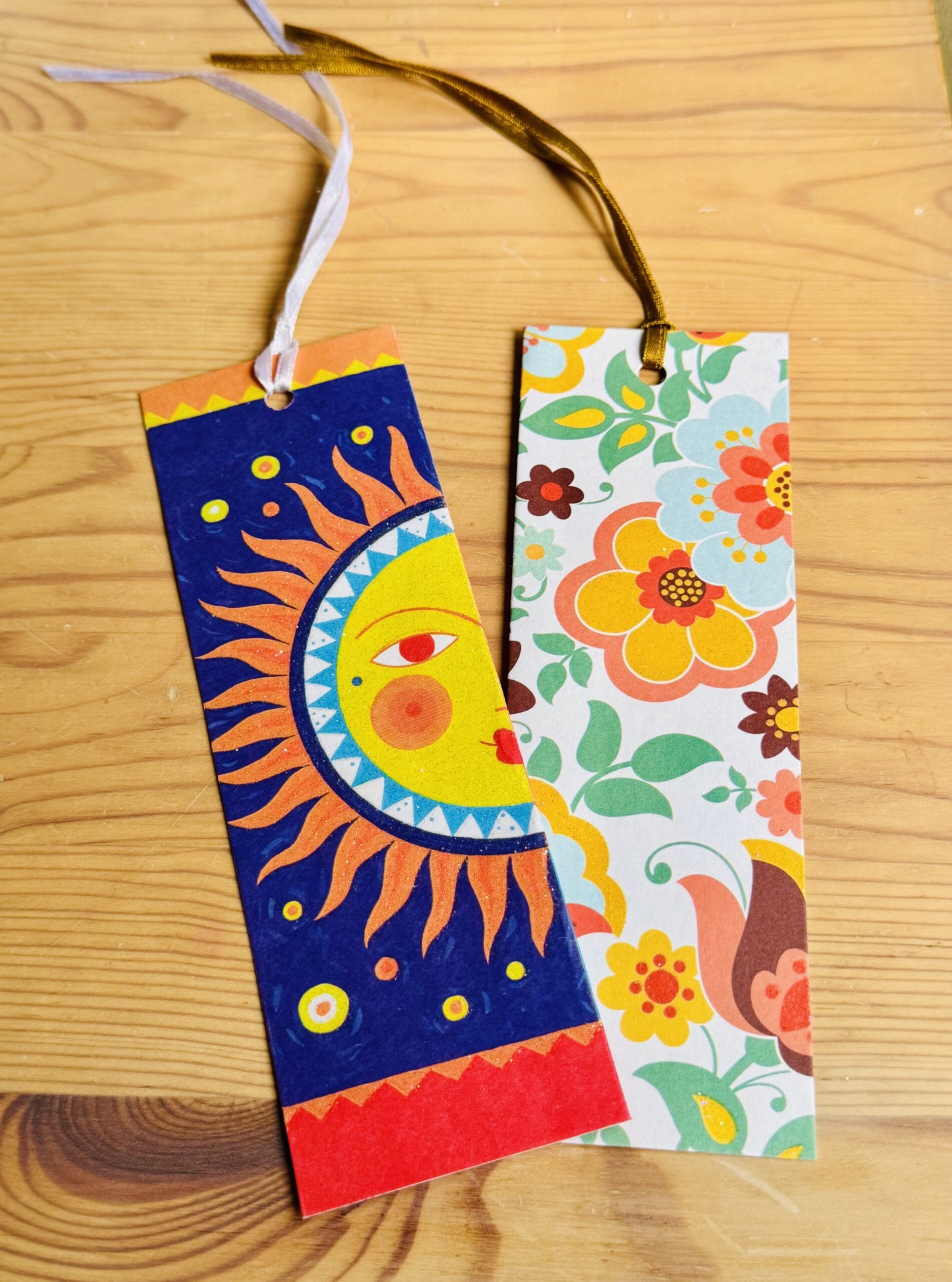 溜まっていくポストカードをしおりにリメイク | LEE