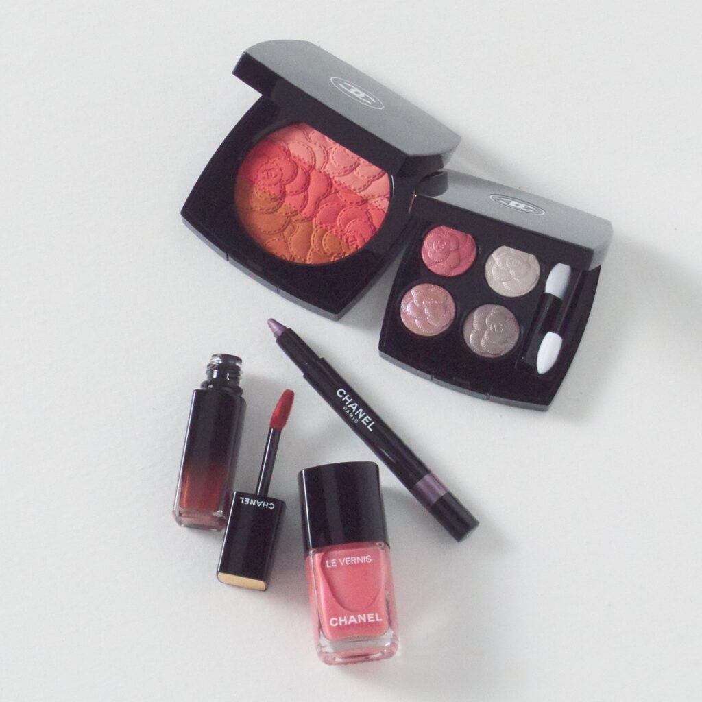 シャネル】メークアップ コレクション“カメリア フトゥーラ”から5品を