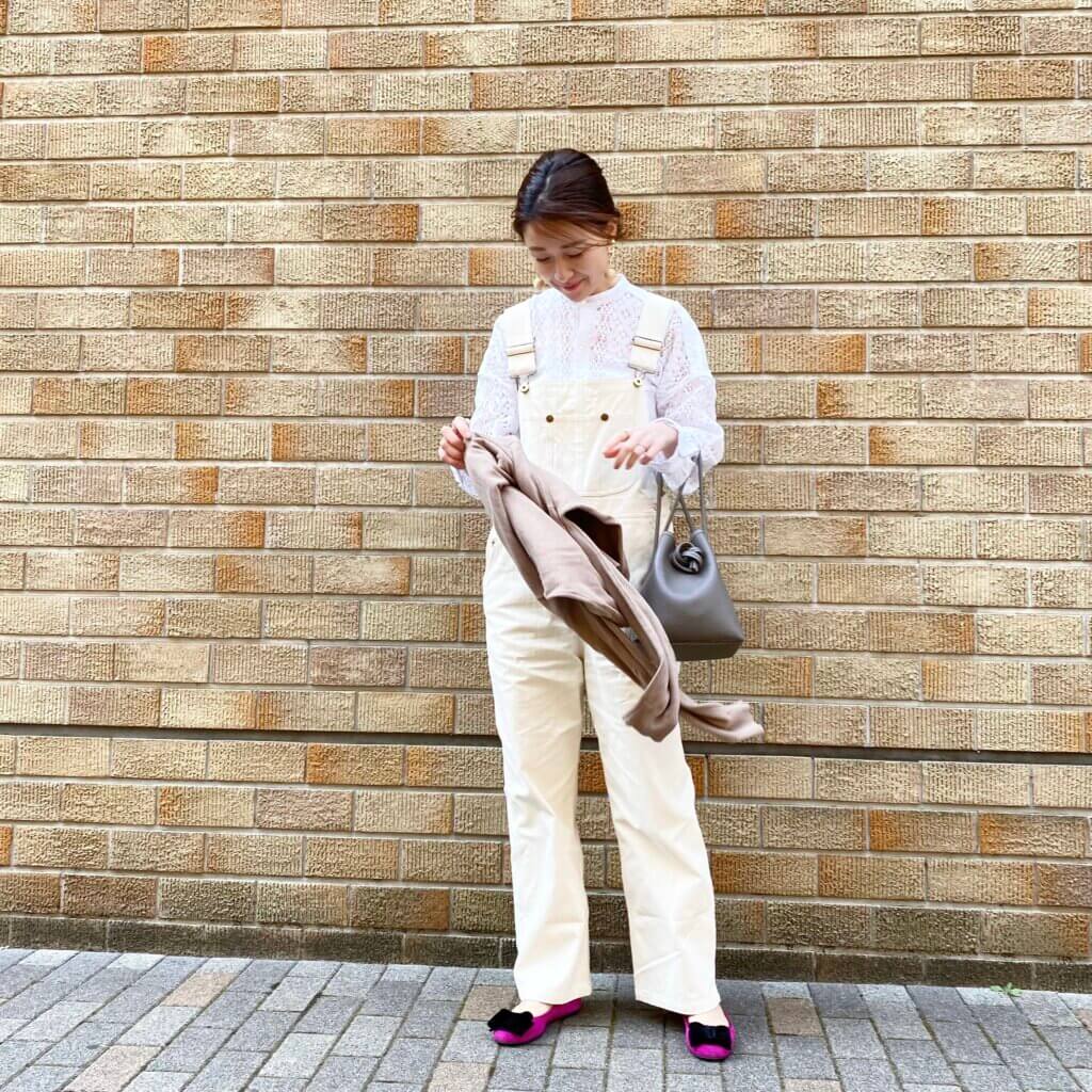 今日の服。オール白のオーバーオールコーデ。 | LEE