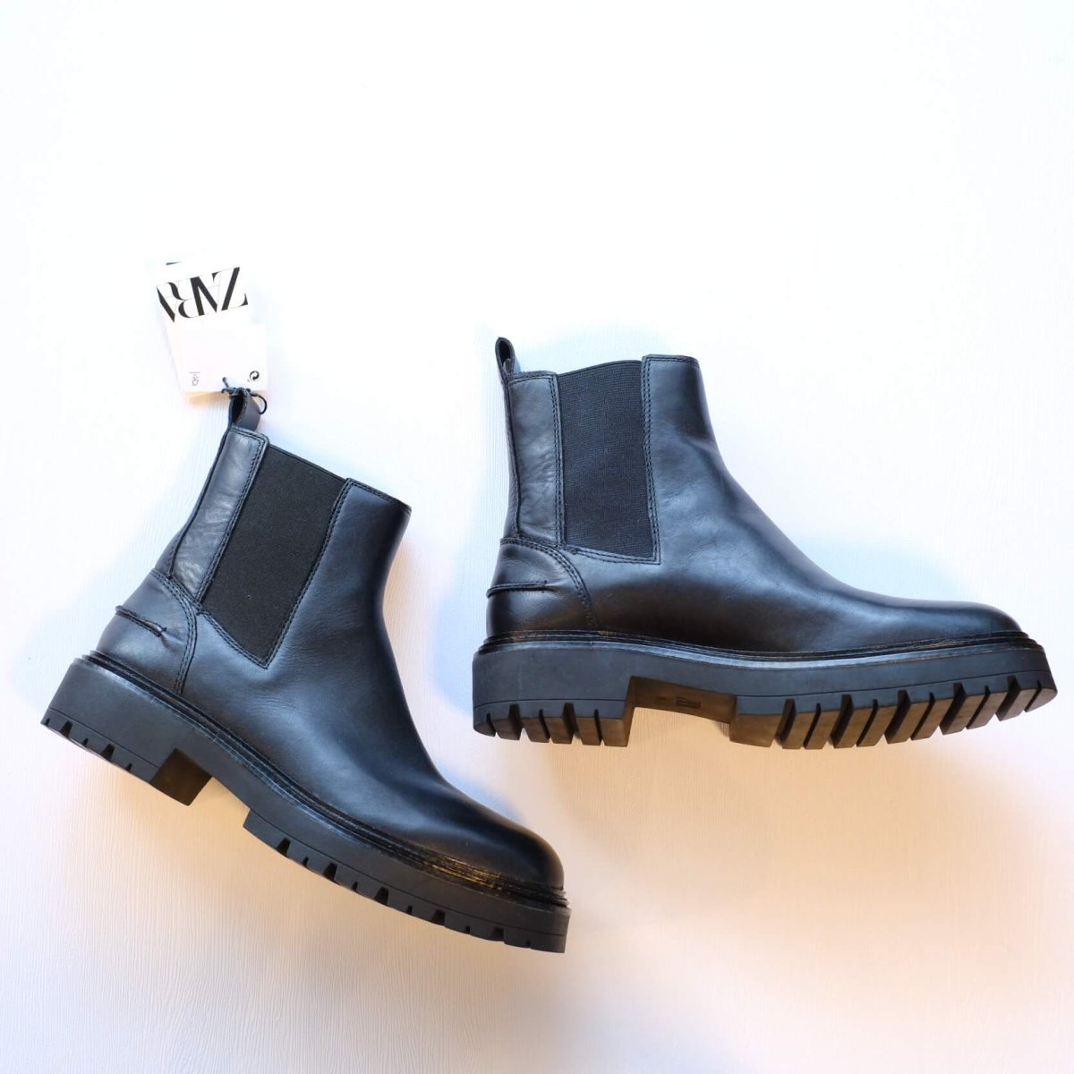 ZARAレザーチェルシーブーツ買いました！ | LEE