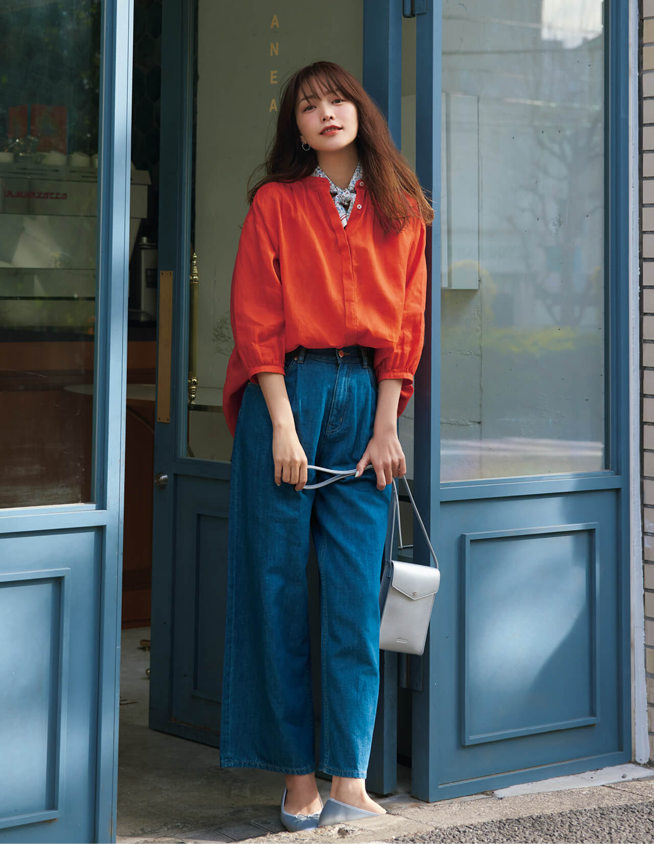 蛯原友里さんが着る、マッキントッシュ フィロソフィーの好感トラッド