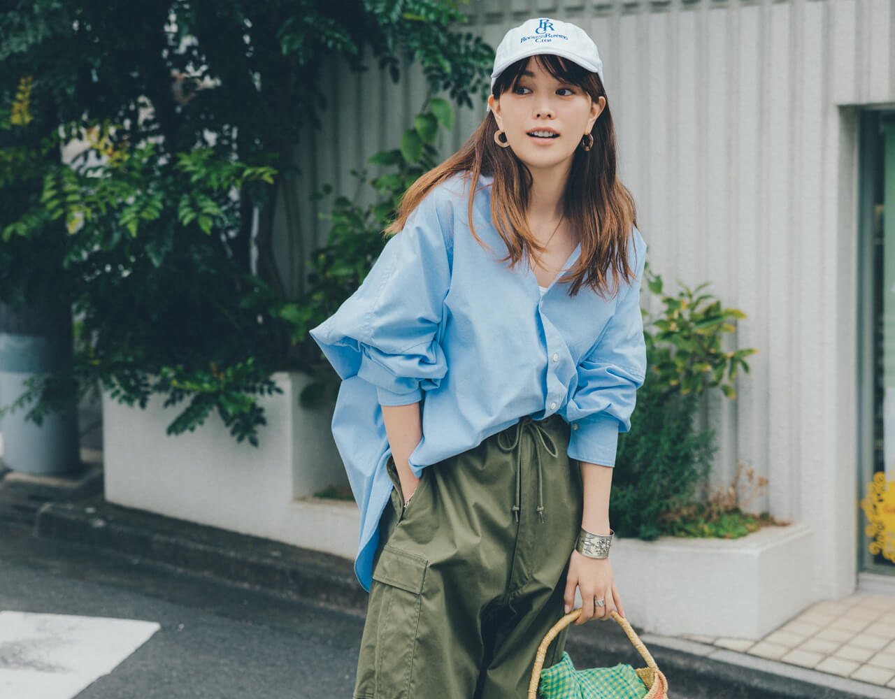 蛯原友里さんが着る【この春夏イチ押しの5アイテム】“普通”なのに