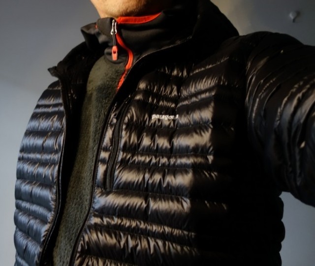 超軽量と耐久性のハザマ Patagonia Ultralight Down Hoodyレビュー