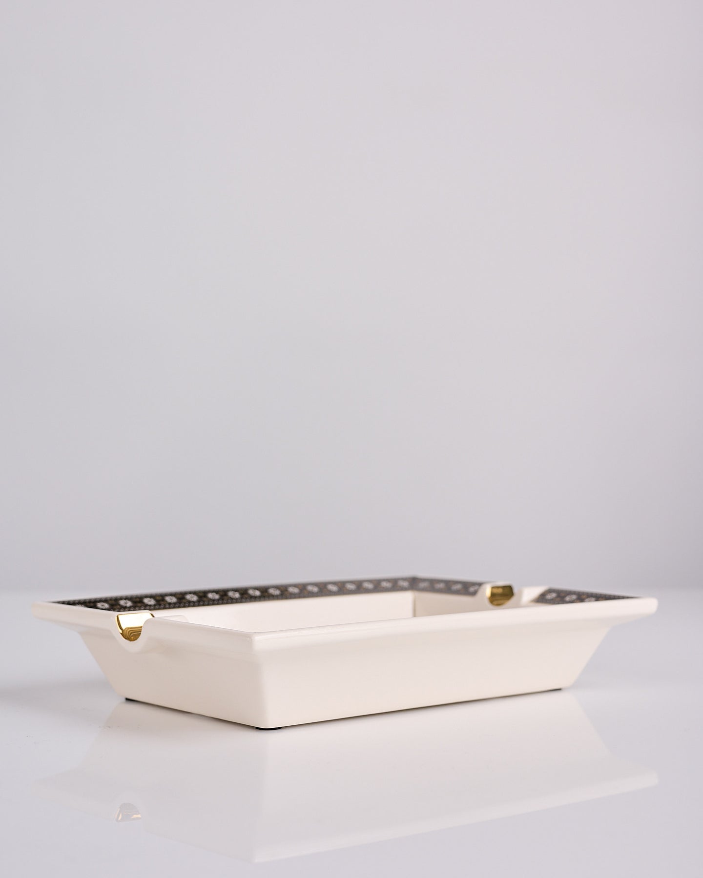 Neighborhood Square Incense Tray Black – LESS 17