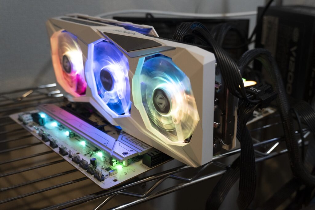 AMDの快進撃AFMFの真価に迫る！ASRockの白いRadeon RX 7700 XTの性能を