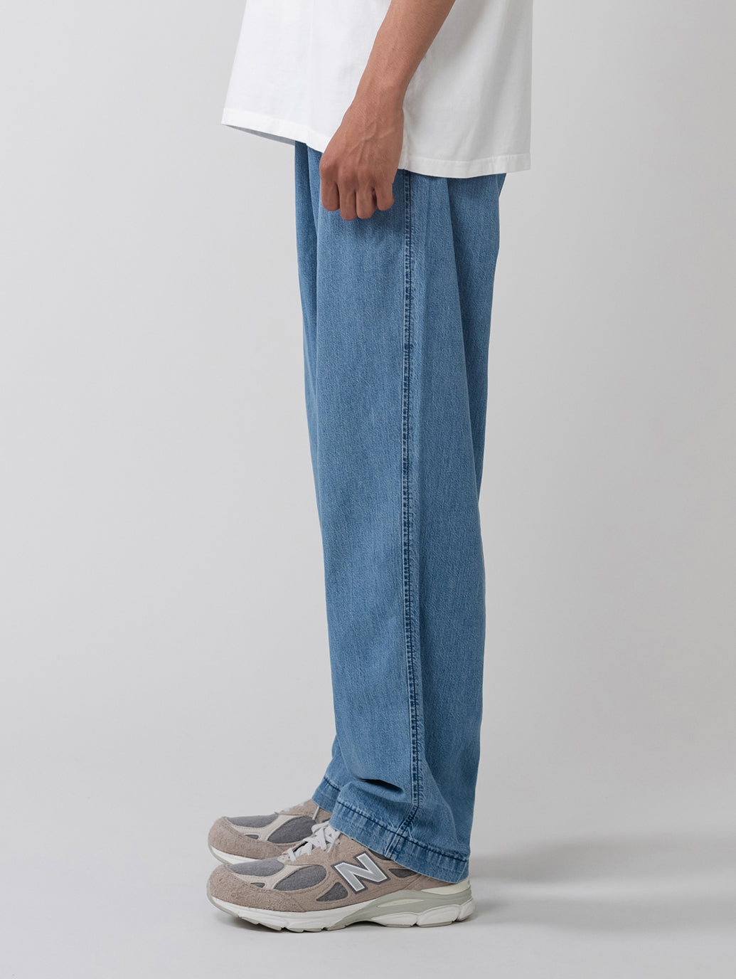 XX CHINO ルーズ ストレート ミディアムインディゴ – リーバイス®公式