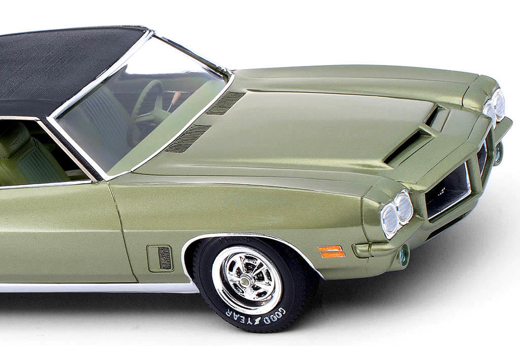 牙を抜かれたマッスルカーに、頽廃の甘い香りを嗅げ！MPC／AMT製プラモ