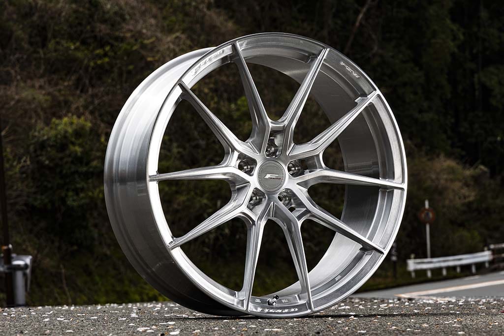 ホイールカタログ2024春】カスタムホイールのパイオニアが“切削鍛造”で