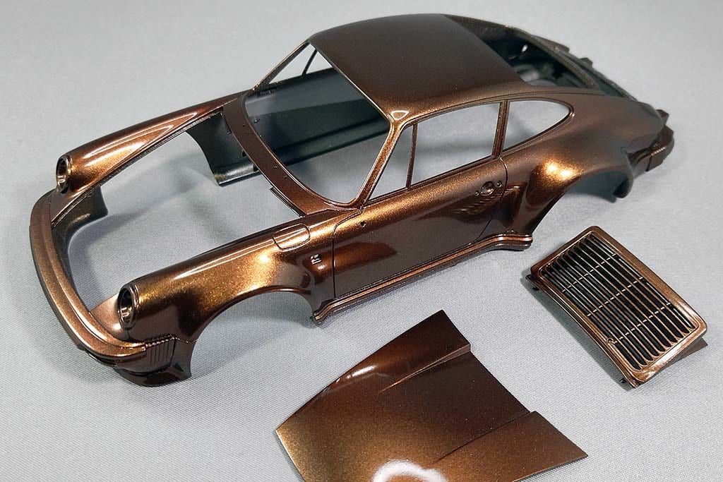 ボディを美しく塗り上げるコツも大公開！タミヤ＋フジミで作る