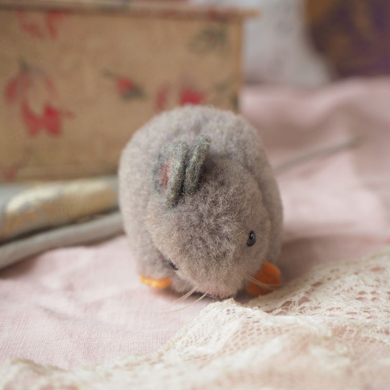 シュタイフ社製ふわふわのポンポンねずみ/白とグレー jouet・おもちゃ