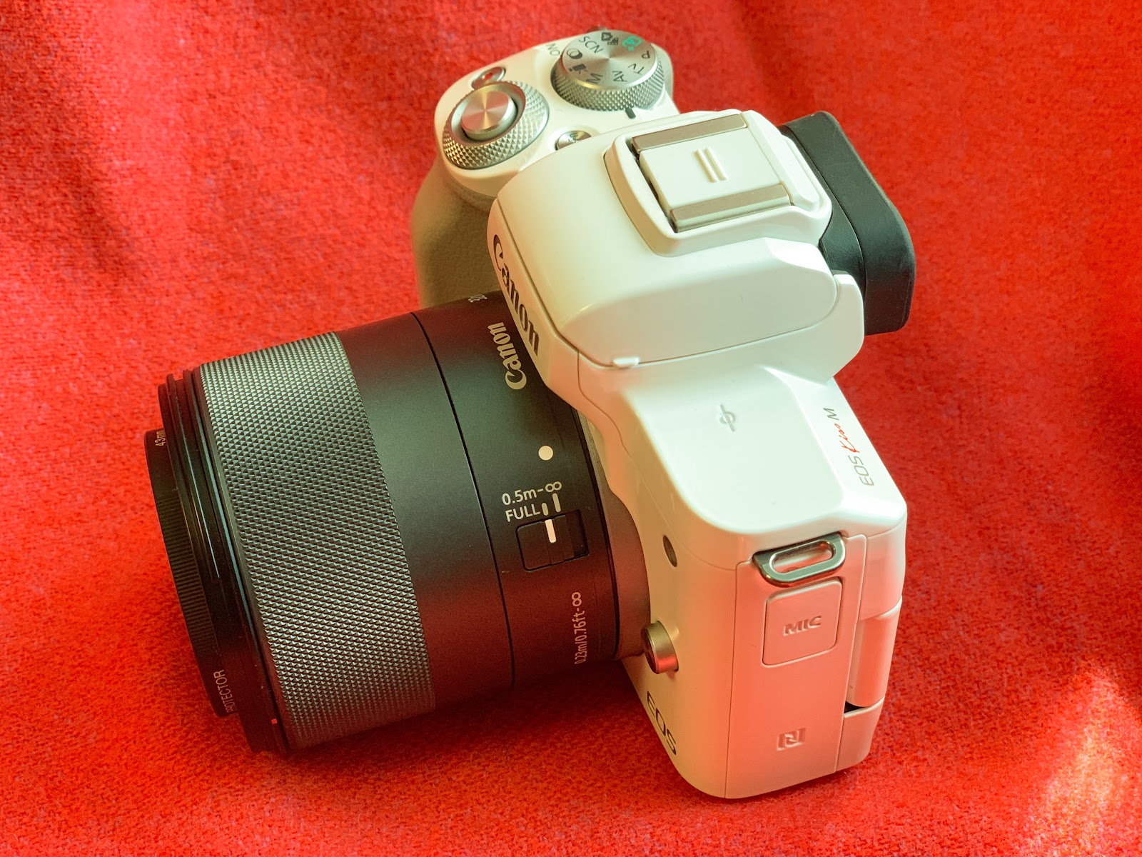 APS-C機でも圧倒的描写力！『Canon EF-M 32mm 1.4F STM』のレンズ