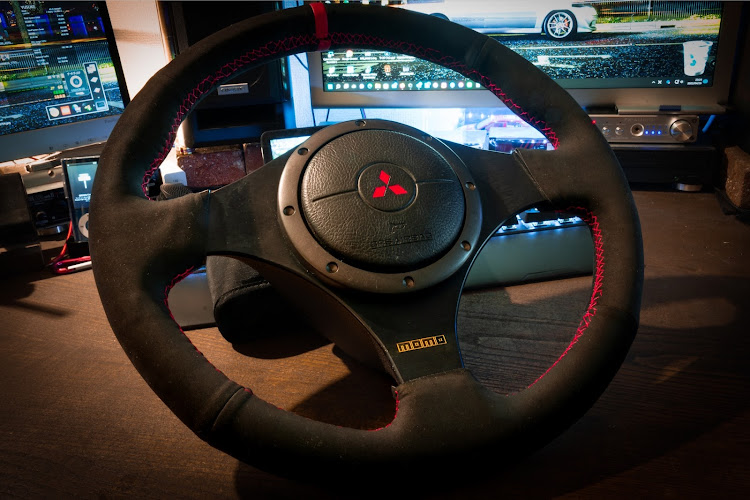 ランサーエボリューションの純正ステアリング加工・純正ステアリング派