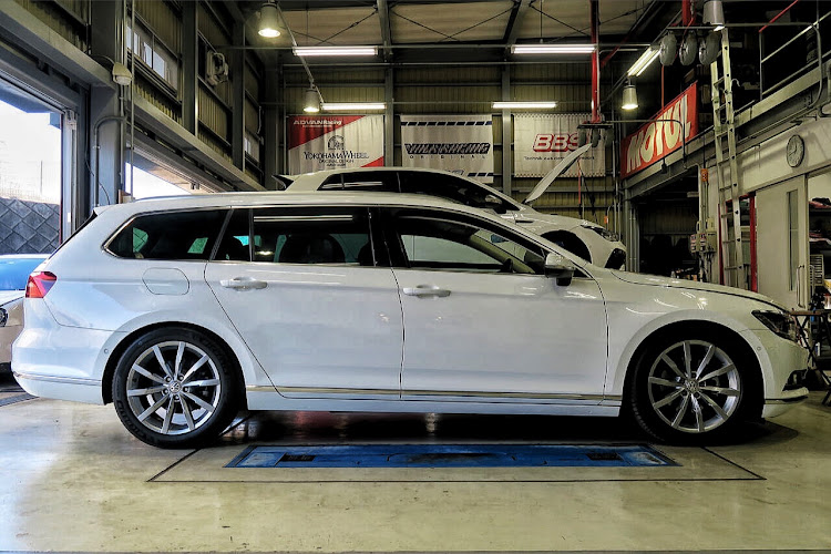 パサートヴァリアントのアイバッハ ダウンサス・Eibach・ローダウン