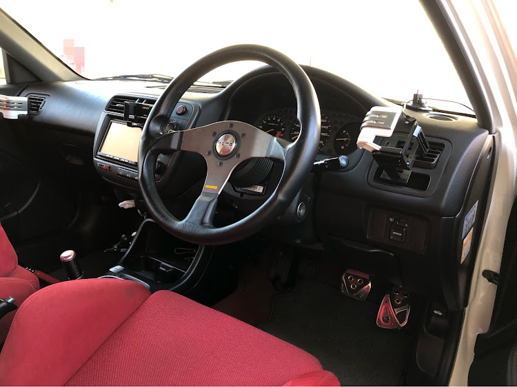 正規 モモステアリングボス eg6用 正規 モモステアリングボス eg6用