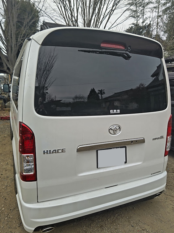 ハイエースバンの純正テールランプ・キャンディブラック塗装・しんこう