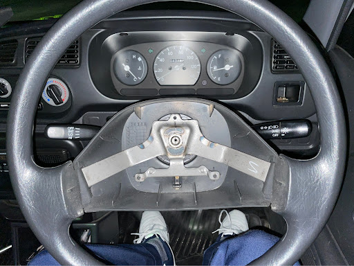 ミラのステアリング交換・MOMOステ・年代物に関するカスタム事例｜車の