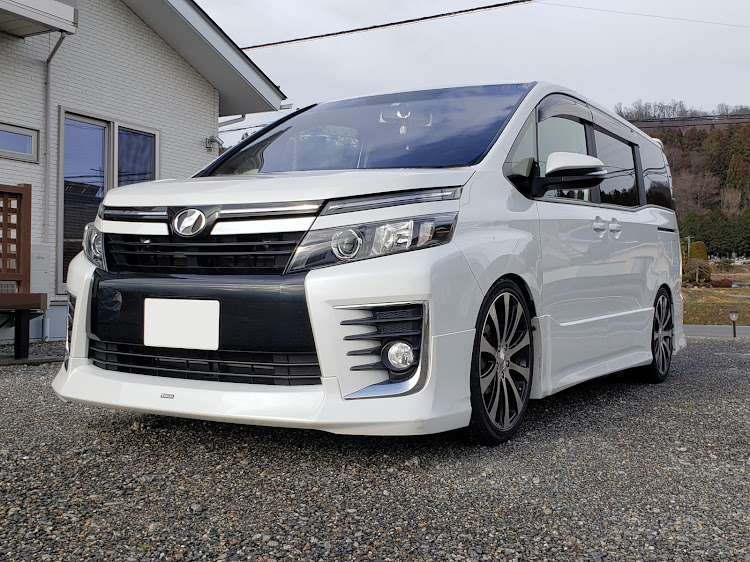 ヴォクシーのHKS車高調・ハイパーマックスSスタイルLに関するカスタム