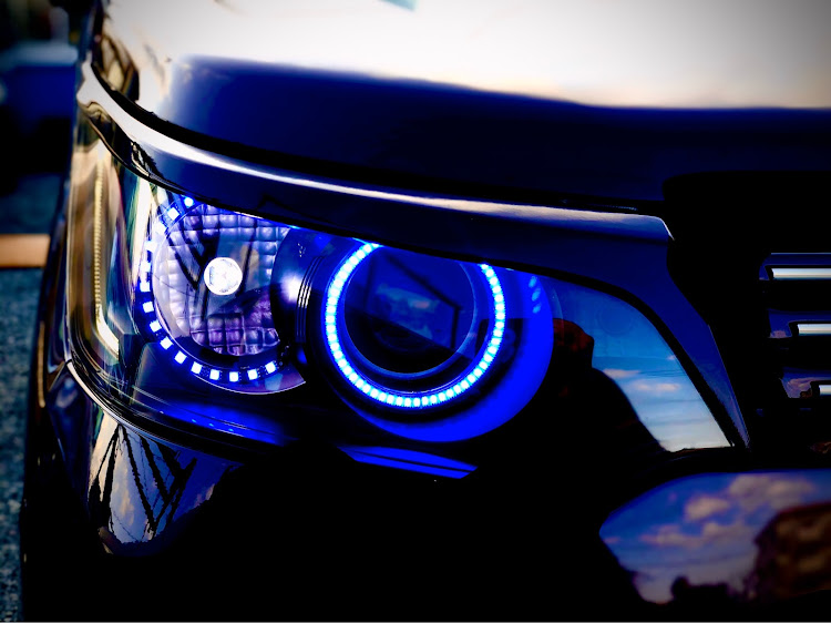 ワゴンRスティングレーのインナーブラックヘッドライト・癒しは車