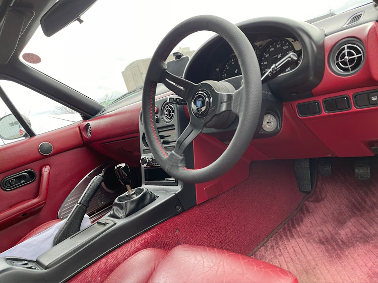 MOMOステアリング ロードスターNA6CE純正 MOMOステアリング