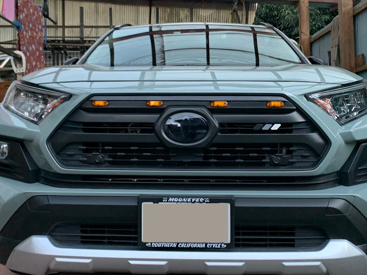 RAV4のロードハウスグリルマーカー・好きにまみれろ・オフ感ちょい増し