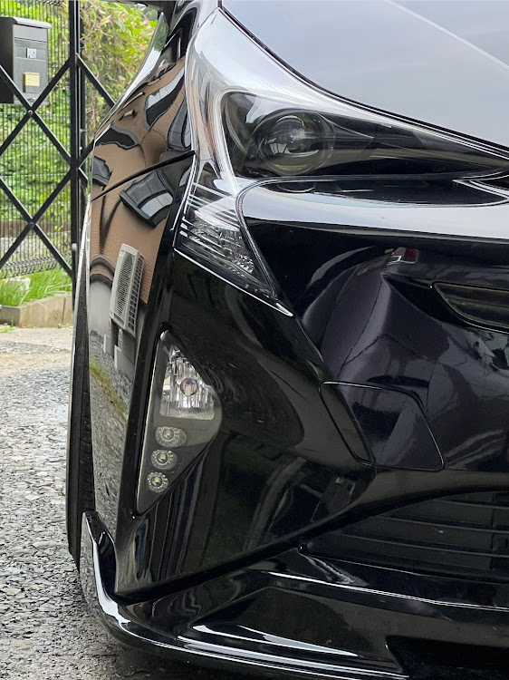 プリウスのzvw50・ヘッドライト加工・フォグ加工・承ります。ご希望の